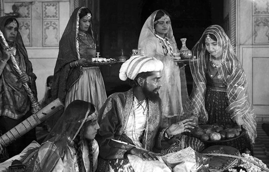image from film SHIRAZ: A ROMANCE OF INDIA