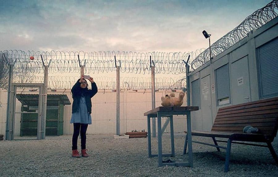 image from the film MIDNIGHT TRAVELER